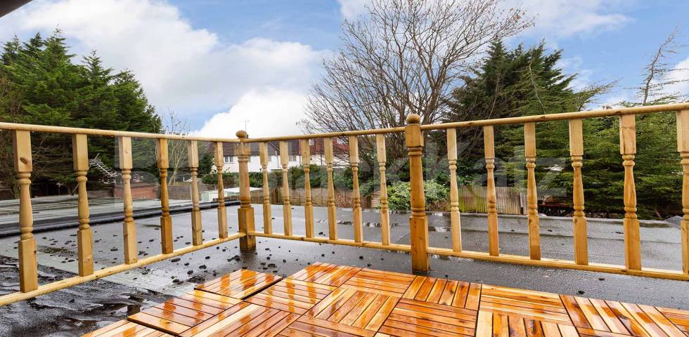 			3 Bedroom, 2 bath, 2 reception Apartment			 Summers Lane, North Finchley